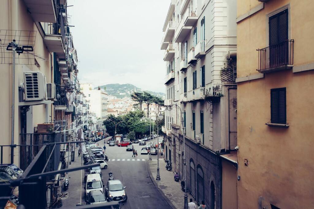 Alessia Holiday House 90Mq Salerno Centro Exterior photo